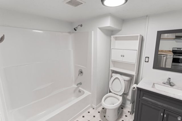 1678 W LELAND DR, West Jordan, UT 84084