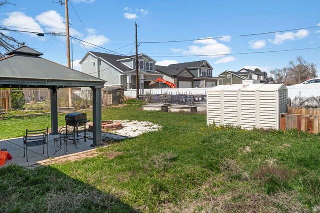 1678 W LELAND DR, West Jordan, UT 84084