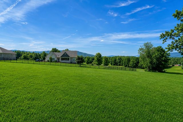 153 Cojohodo Ct, Mcminnville, TN 37110