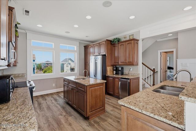 31 Porpoise Place, N Topsail Beach, NC 28460