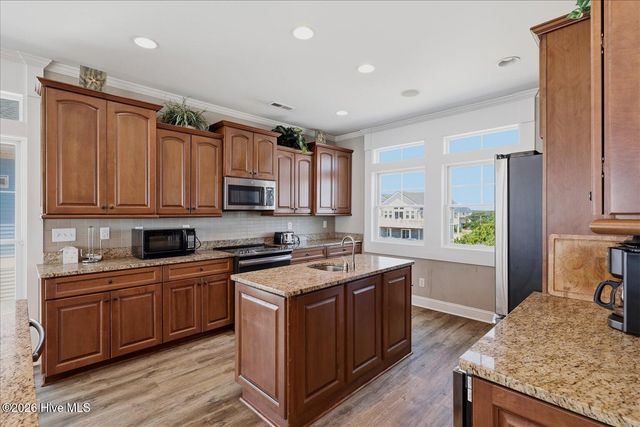 31 Porpoise Place, N Topsail Beach, NC 28460