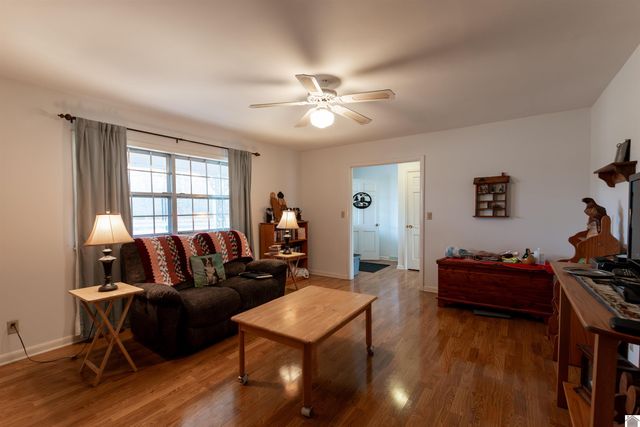 3458 Palma Rd, Calvert City, KY 42029