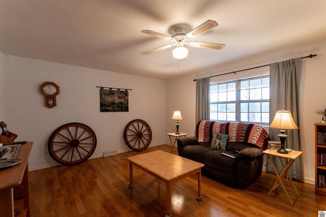 3458 Palma Rd, Calvert City, KY 42029