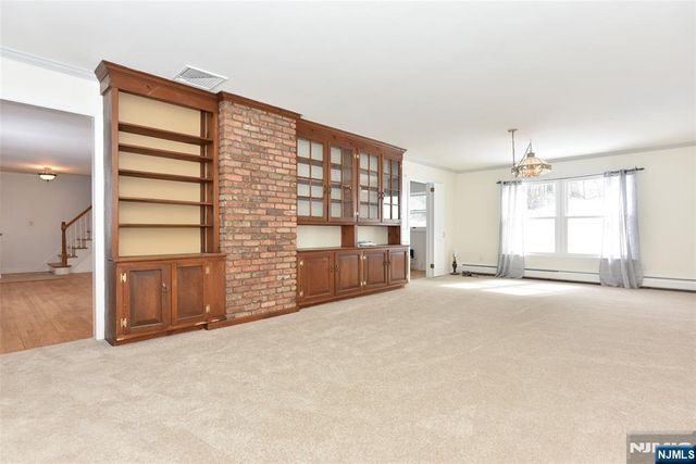 49 Fayson Lakes Road, Kinnelon Borough, NJ 07405