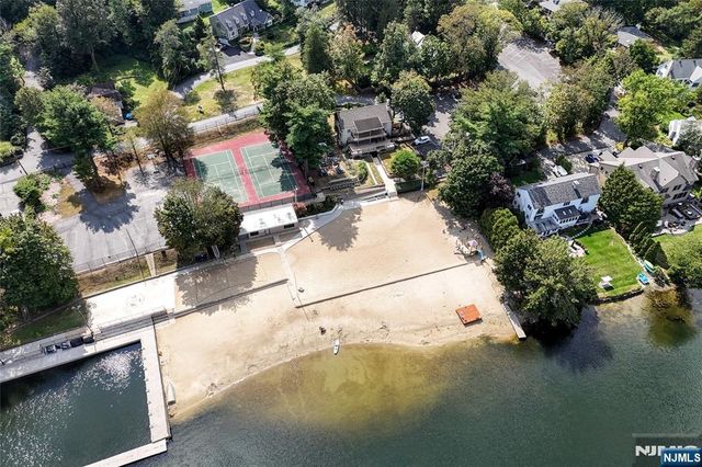 49 Fayson Lakes Road, Kinnelon Borough, NJ 07405