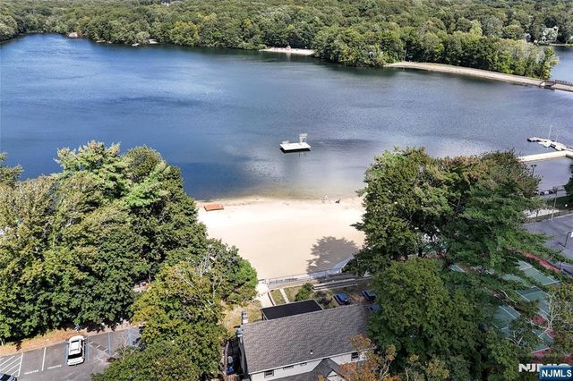 49 Fayson Lakes Road, Kinnelon Borough, NJ 07405