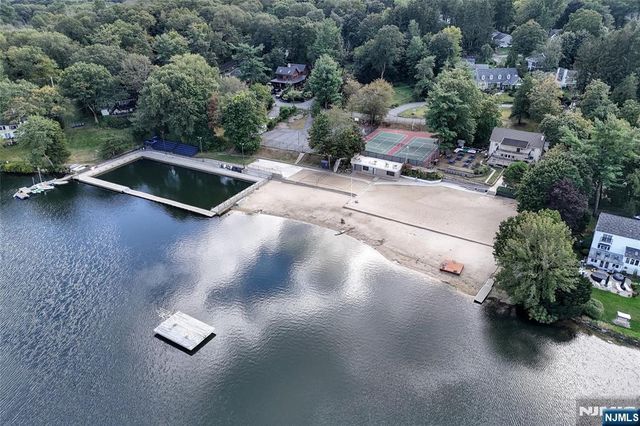 49 Fayson Lakes Road, Kinnelon Borough, NJ 07405