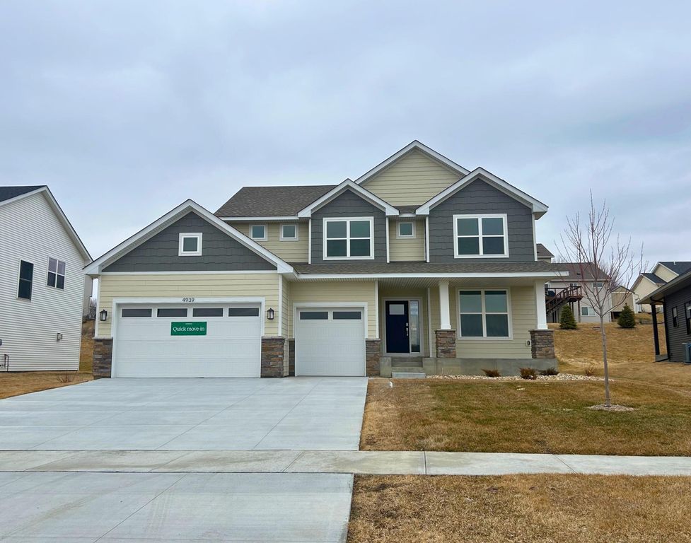 4939 Noble Drive NW, Rochester, MN 55901