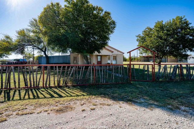 507 E Chestnut, Throckmorton, TX 76483