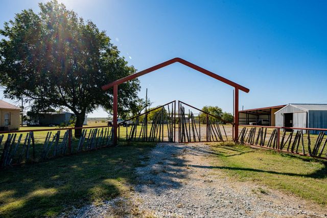 507 E Chestnut, Throckmorton, TX 76483