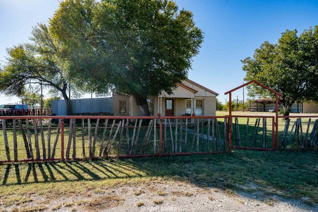 507 E Chestnut, Throckmorton, TX 76483