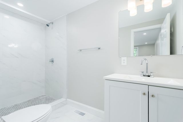 49 Smith Hanson Rd, North Brookfield, MA 01535