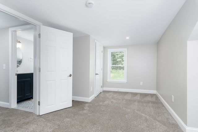 49 Smith Hanson Rd, North Brookfield, MA 01535