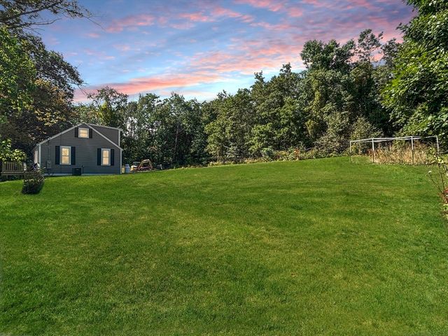 49 Smith Hanson Rd, North Brookfield, MA 01535