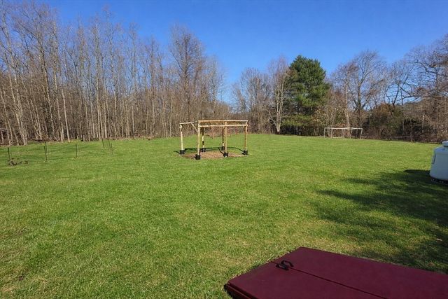 49 Smith Hanson Rd, North Brookfield, MA 01535