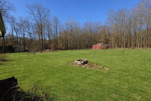 49 Smith Hanson Rd, North Brookfield, MA 01535