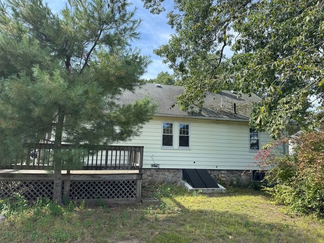 45 Robinswood Rd, Weymouth, MA 02190