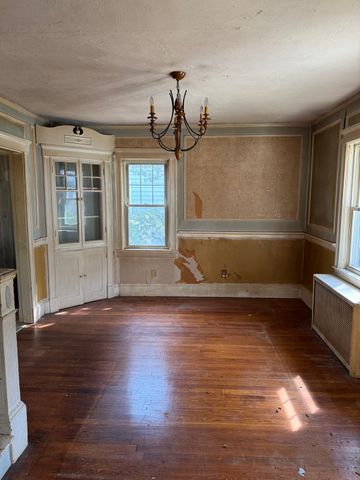 45 Robinswood Rd, Weymouth, MA 02190