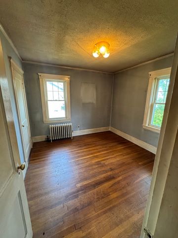 45 Robinswood Rd, Weymouth, MA 02190