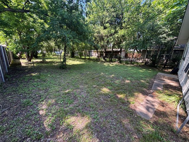 327 Egan Street, Denton, TX 76201