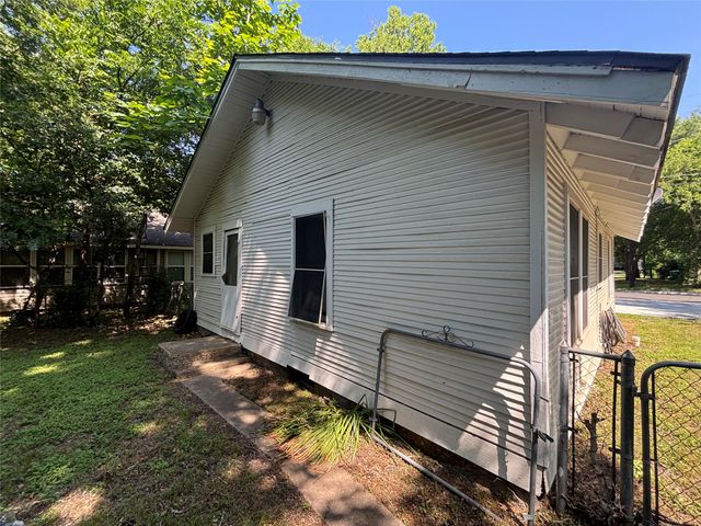 327 Egan Street, Denton, TX 76201