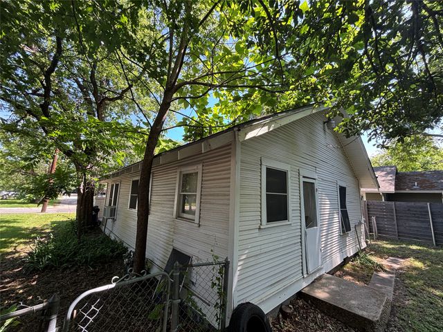 327 Egan Street, Denton, TX 76201