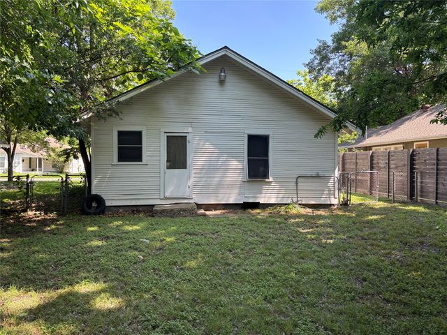 327 Egan Street, Denton, TX 76201