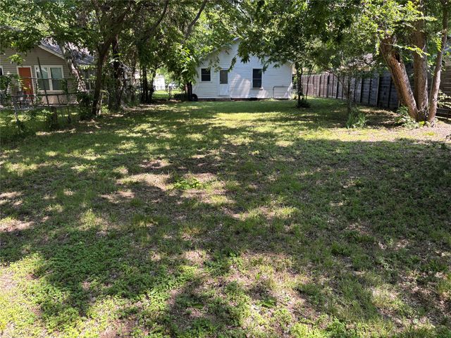 327 Egan Street, Denton, TX 76201