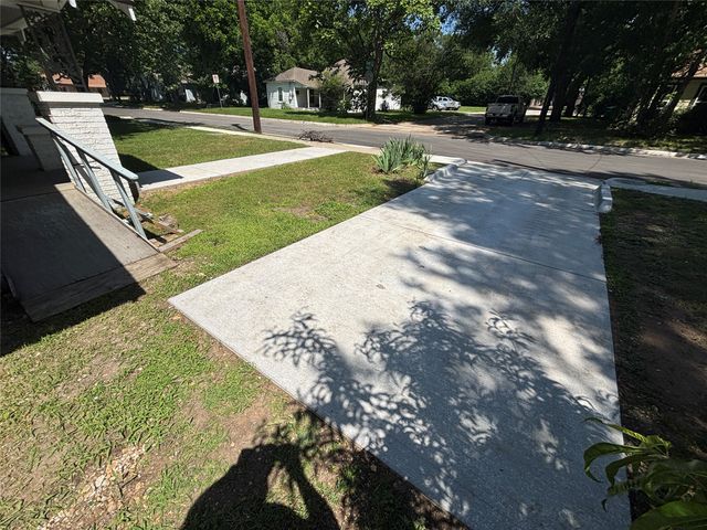 327 Egan Street, Denton, TX 76201