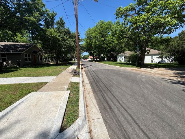 327 Egan Street, Denton, TX 76201