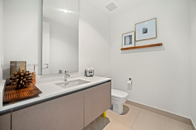 3300 NE 188th Street 414, Aventura, FL 33180