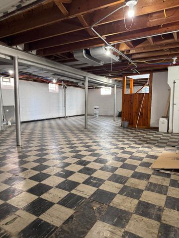 6720 Asbury Park, Detroit, MI 48228