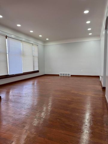 6720 Asbury Park, Detroit, MI 48228