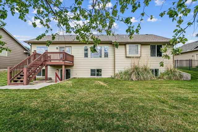 1201 N Oak Ridge St, Goddard, KS 67052