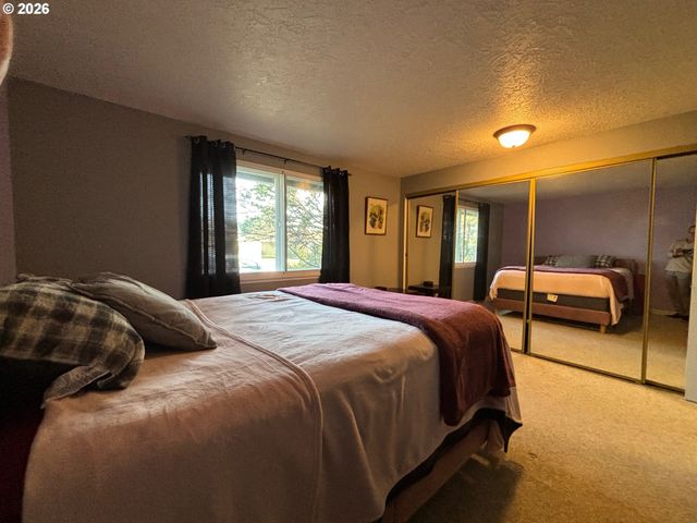 2516 Sw 23RD St, Troutdale, OR 97060