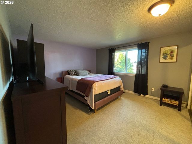 2516 Sw 23RD St, Troutdale, OR 97060