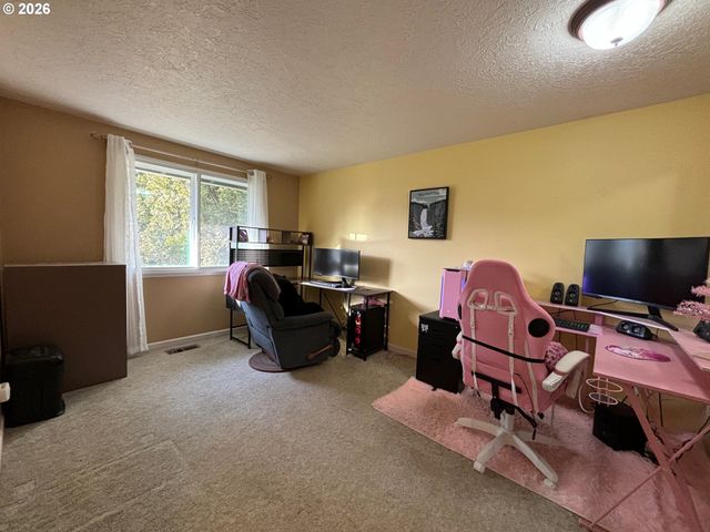 2516 Sw 23RD St, Troutdale, OR 97060