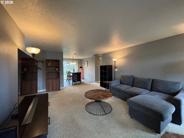 2516 Sw 23RD St, Troutdale, OR 97060