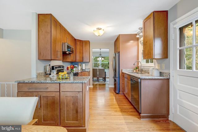 6801 HOUNDMASTER RD, Springfield, VA 22152