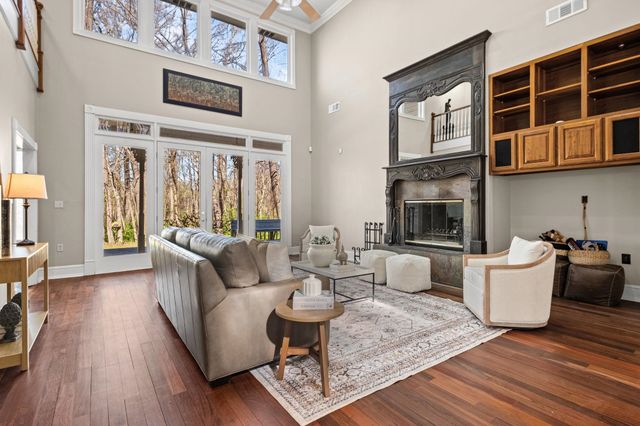 28 TIPTON LAKE CIR E, Millington, TN 38053