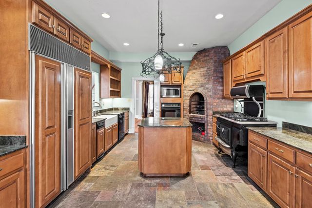 28 TIPTON LAKE CIR E, Millington, TN 38053