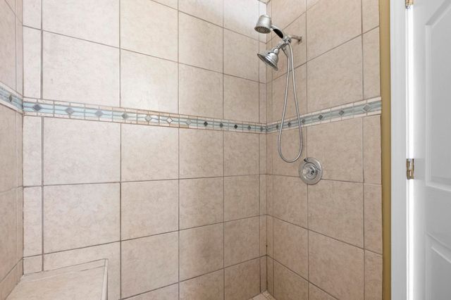 28 TIPTON LAKE CIR E, Millington, TN 38053