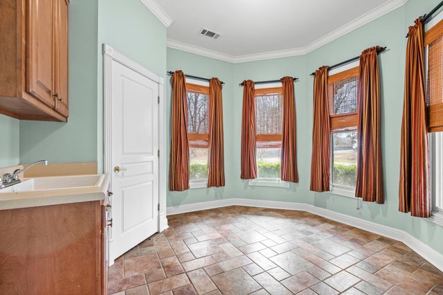 28 TIPTON LAKE CIR E, Millington, TN 38053