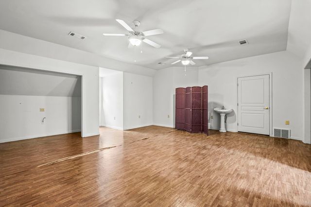 28 TIPTON LAKE CIR E, Millington, TN 38053