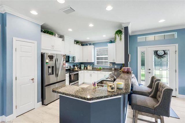 2655 Vareo CT, Cape Coral, FL 33991