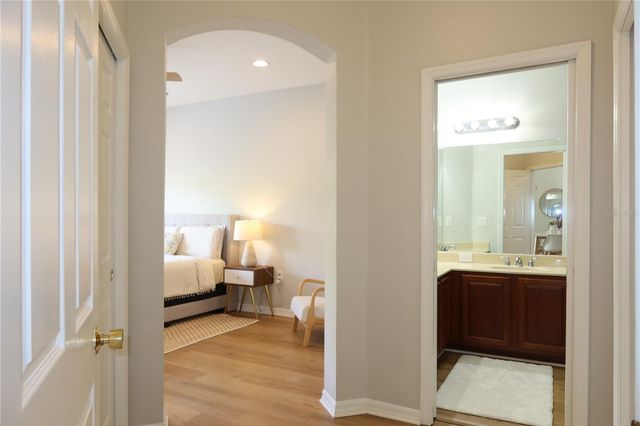 8526 SANDPIPER RIDGE AVENUE, Tampa, FL 33647