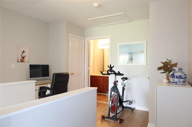 8526 SANDPIPER RIDGE AVENUE, Tampa, FL 33647