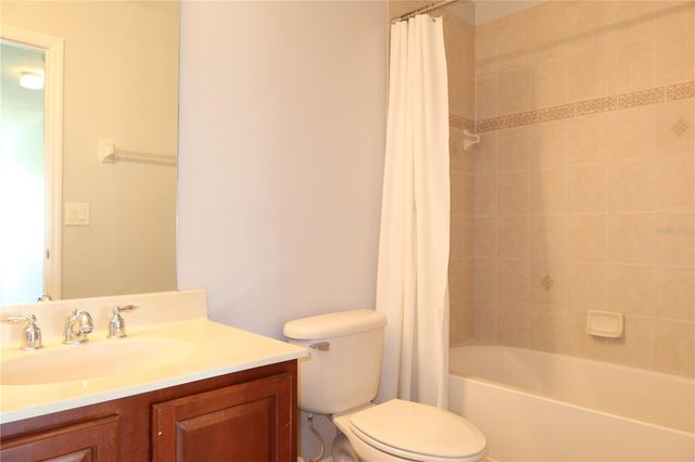 8526 SANDPIPER RIDGE AVENUE, Tampa, FL 33647