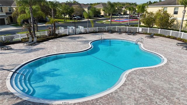 8526 SANDPIPER RIDGE AVENUE, Tampa, FL 33647