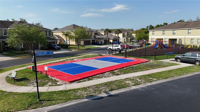 8526 SANDPIPER RIDGE AVENUE, Tampa, FL 33647